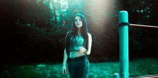 Modne jeansy damskie na lato 2023