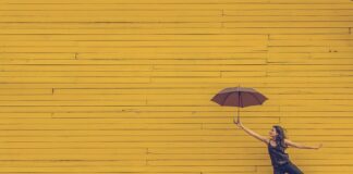 Jak usunąć żółte plamy z majtek?