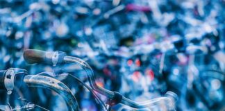 Jak ustawić kierownice w samochodzie?