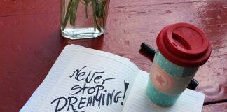 Co oznacza napis na śrubie?