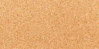 Jak zrobić schowek w łódce?