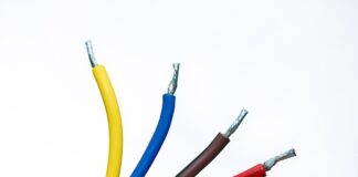 Jak zabezpieczyć końcówki sznurówek?