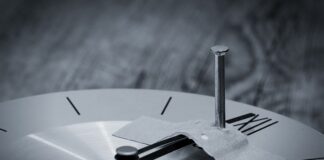 Czym przykleić wkładki w butach?